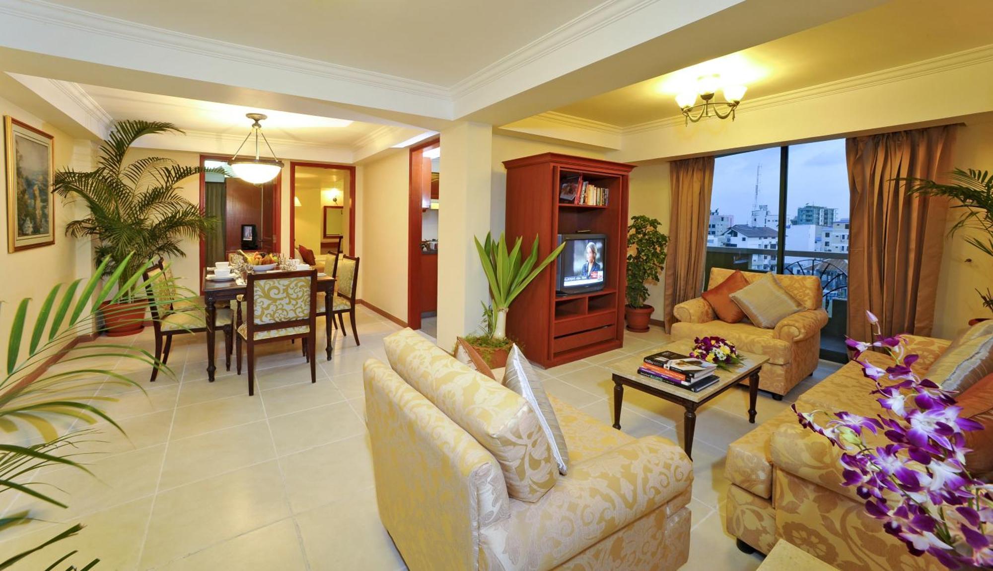 Mookai Hotel Male Bagian luar foto