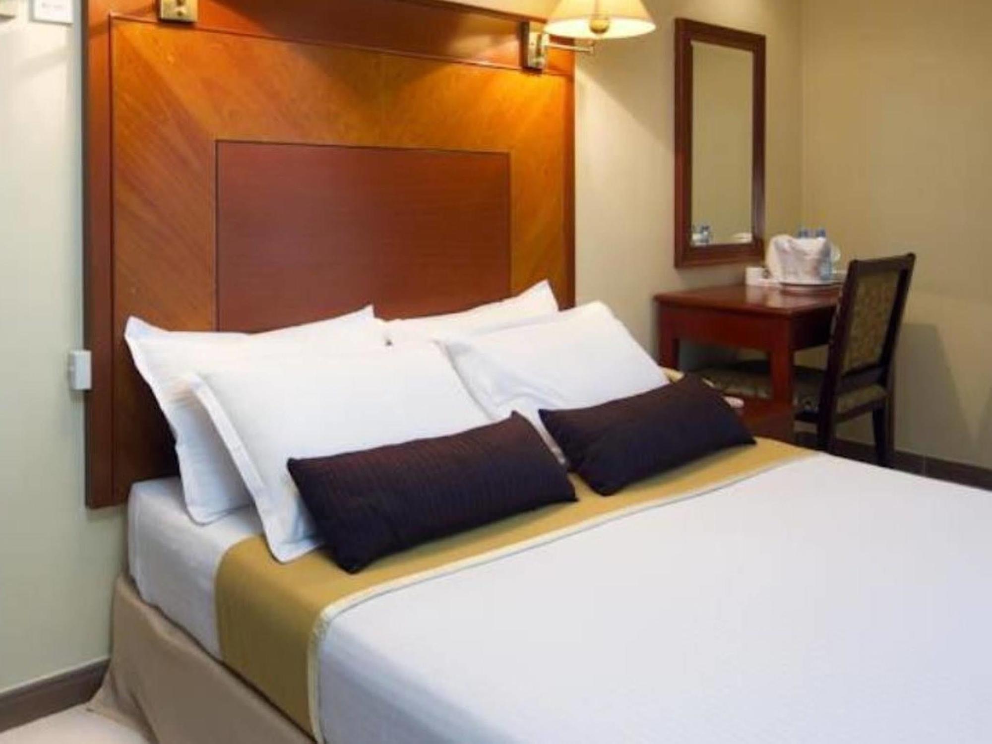 Mookai Hotel Male Bagian luar foto