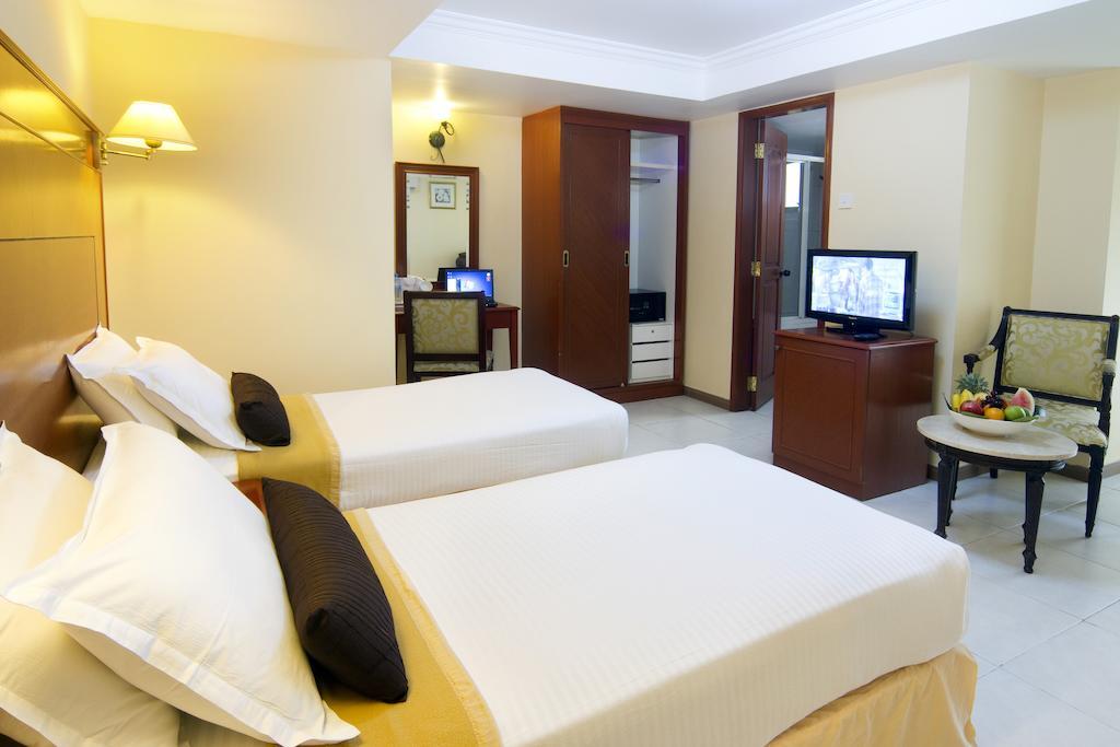 Mookai Hotel Male Bagian luar foto